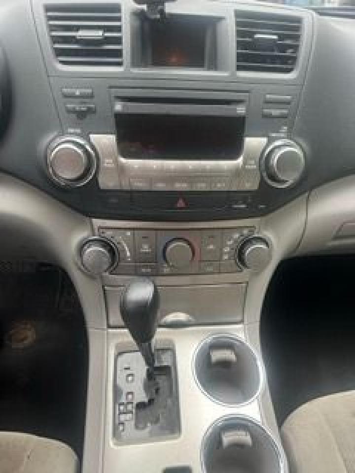 2011 Toyota Highlander  Photo3