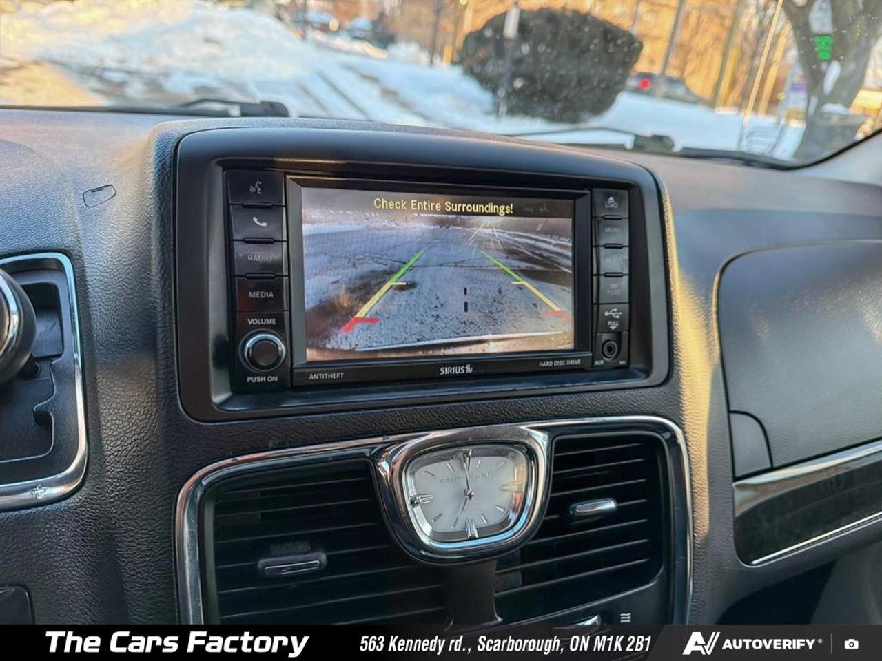 2016 Chrysler Town & Country Limited Stow ’n Go Leather/Sunroof/Camera! Photo