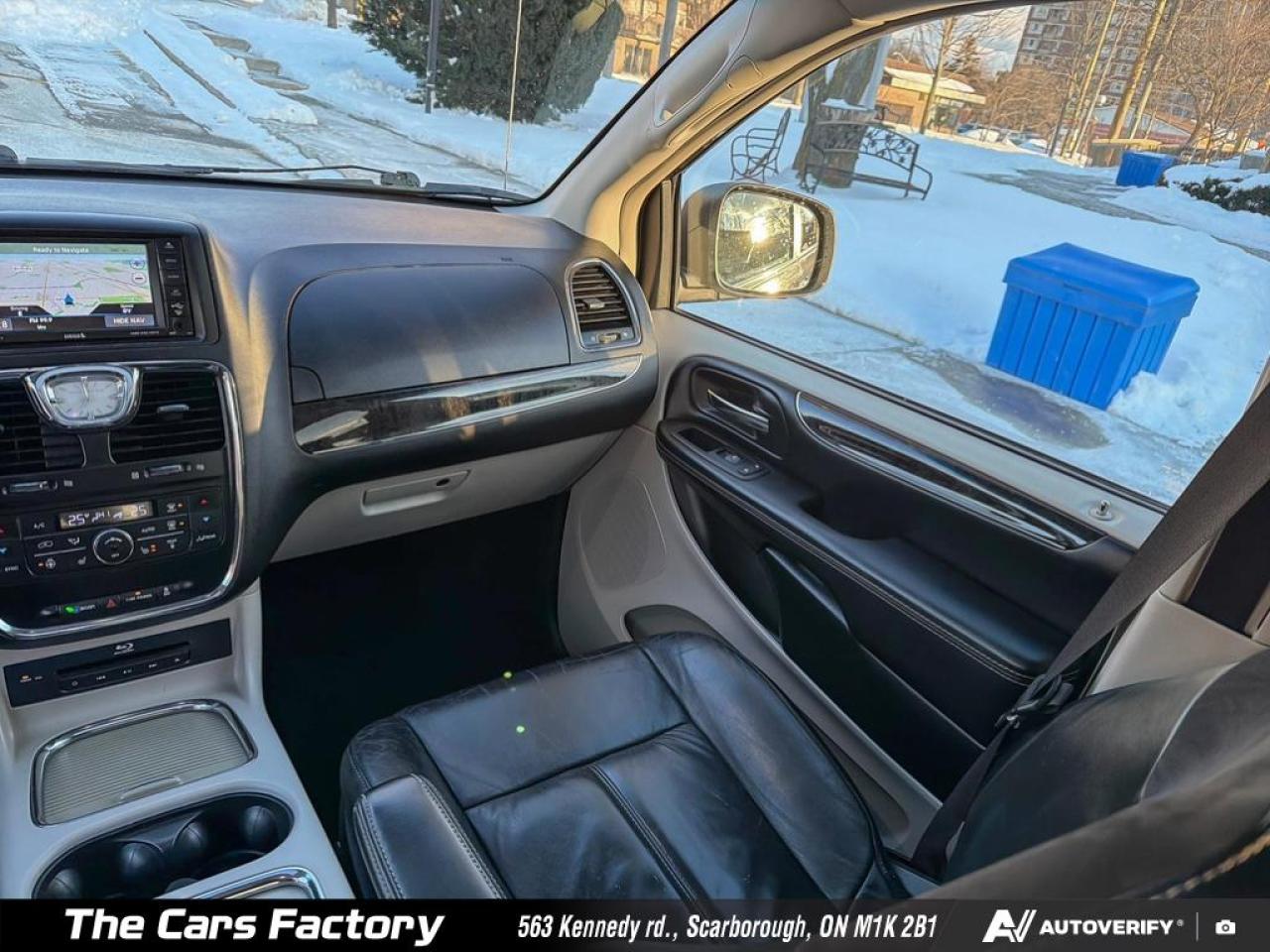 2016 Chrysler Town & Country Limited Stow ’n Go Leather/Sunroof/Camera! Photo