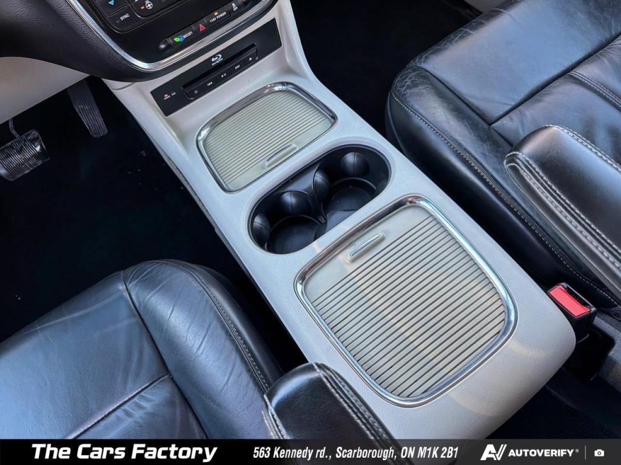 2016 Chrysler Town & Country Limited Stow ’n Go Leather/Sunroof/Camera! Photo