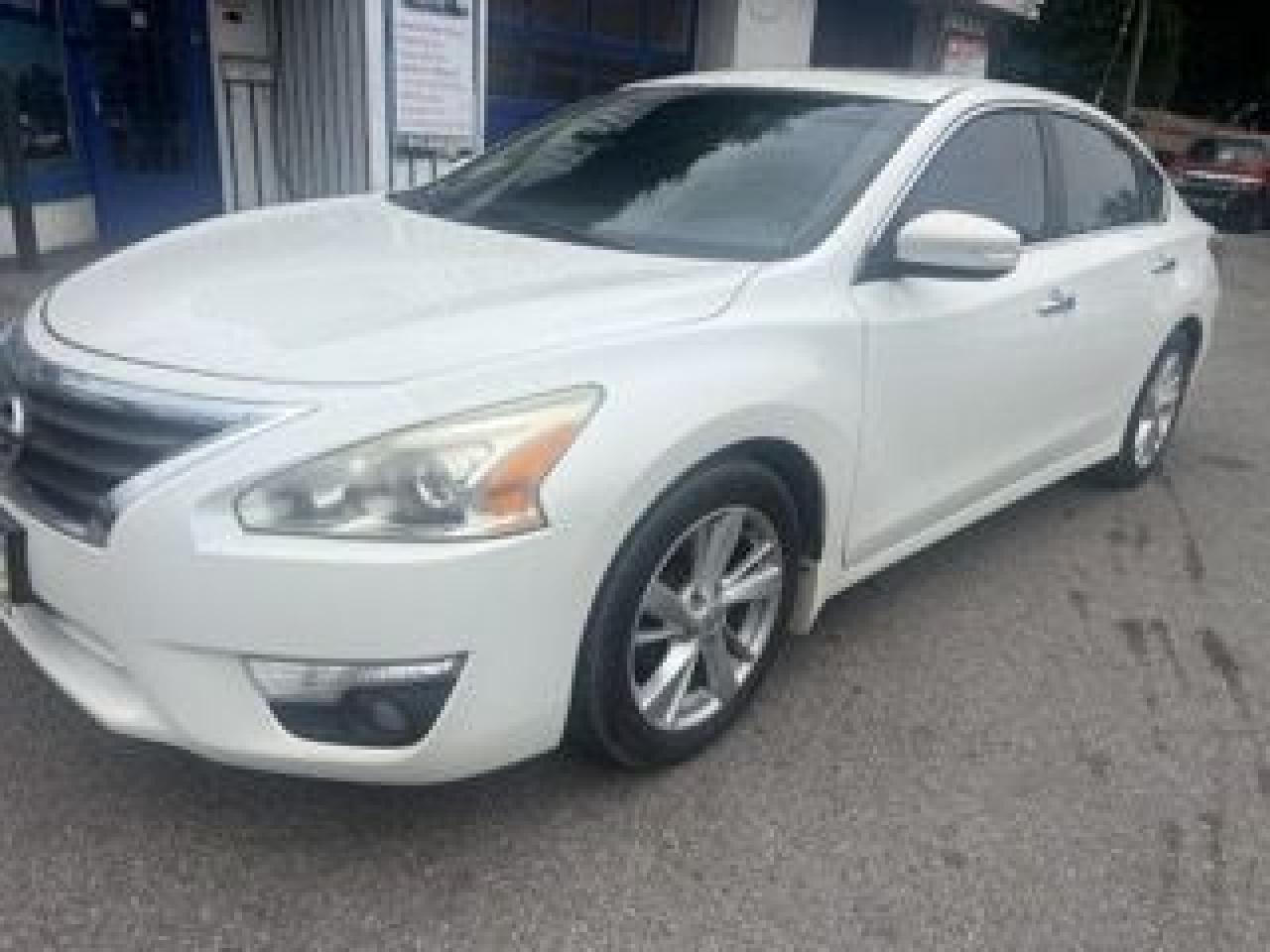 2013 Nissan Altima 2.5 SV Photo