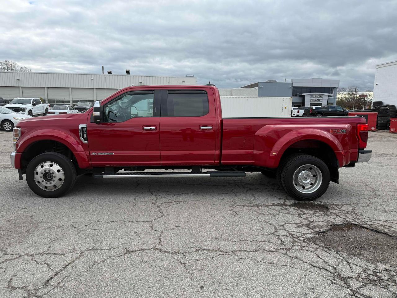 2021 Ford SUPER DUTY F-450 DRW LARIAT Photo2