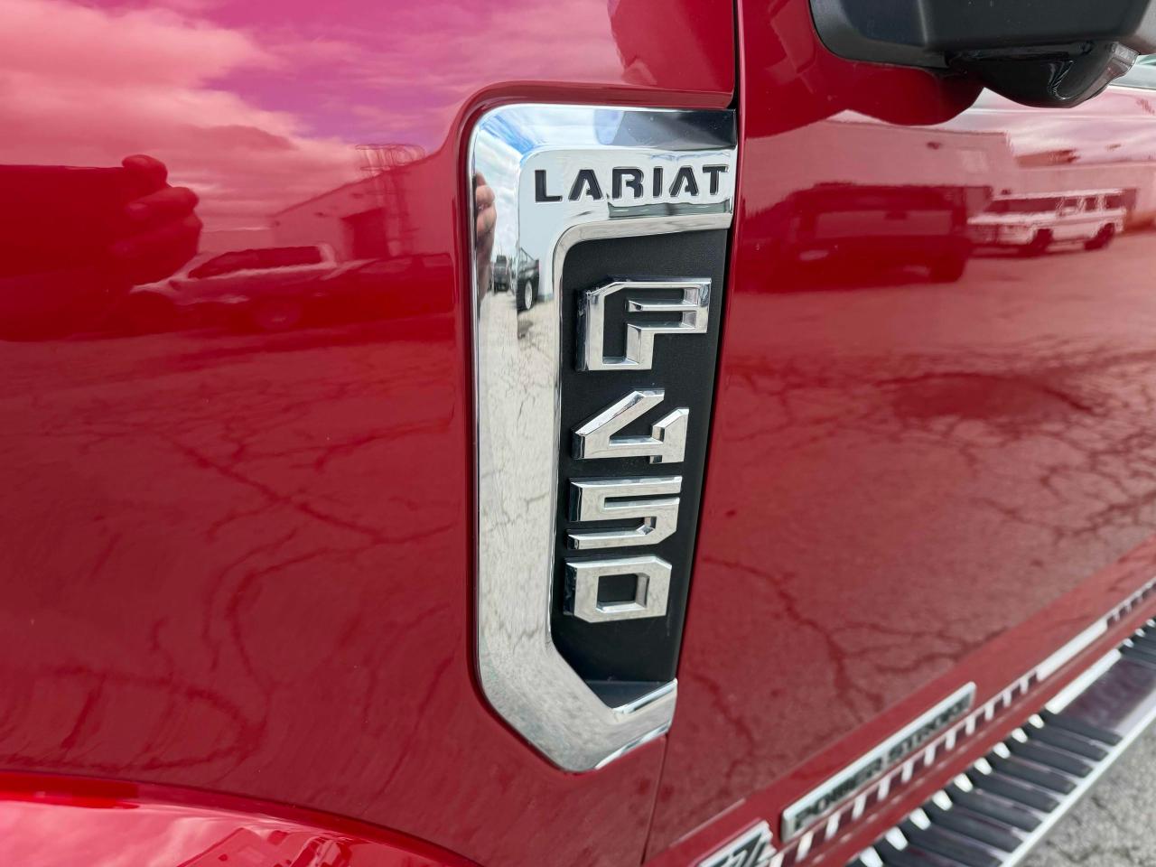 2021 Ford SUPER DUTY F-450 DRW LARIAT Photo