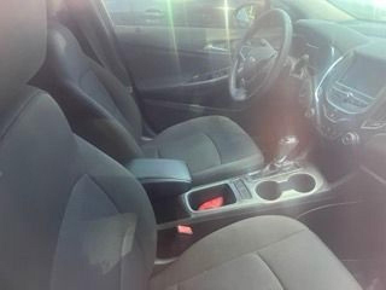 2017 Chevrolet Cruze LT Photo