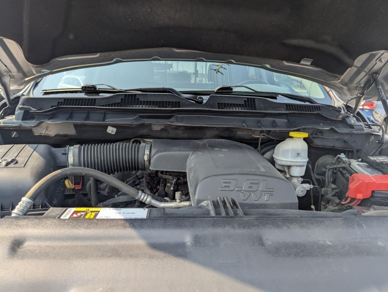 2020 RAM 1500 Classic SLT CREW CAB WITH A TONNEAU COVER!! Photo