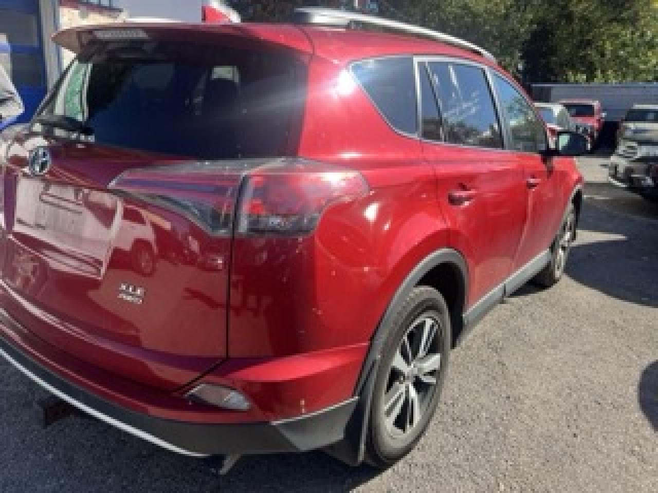 2016 Toyota RAV4 XLE Photo