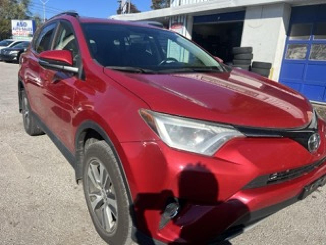 2016 Toyota RAV4 XLE Photo