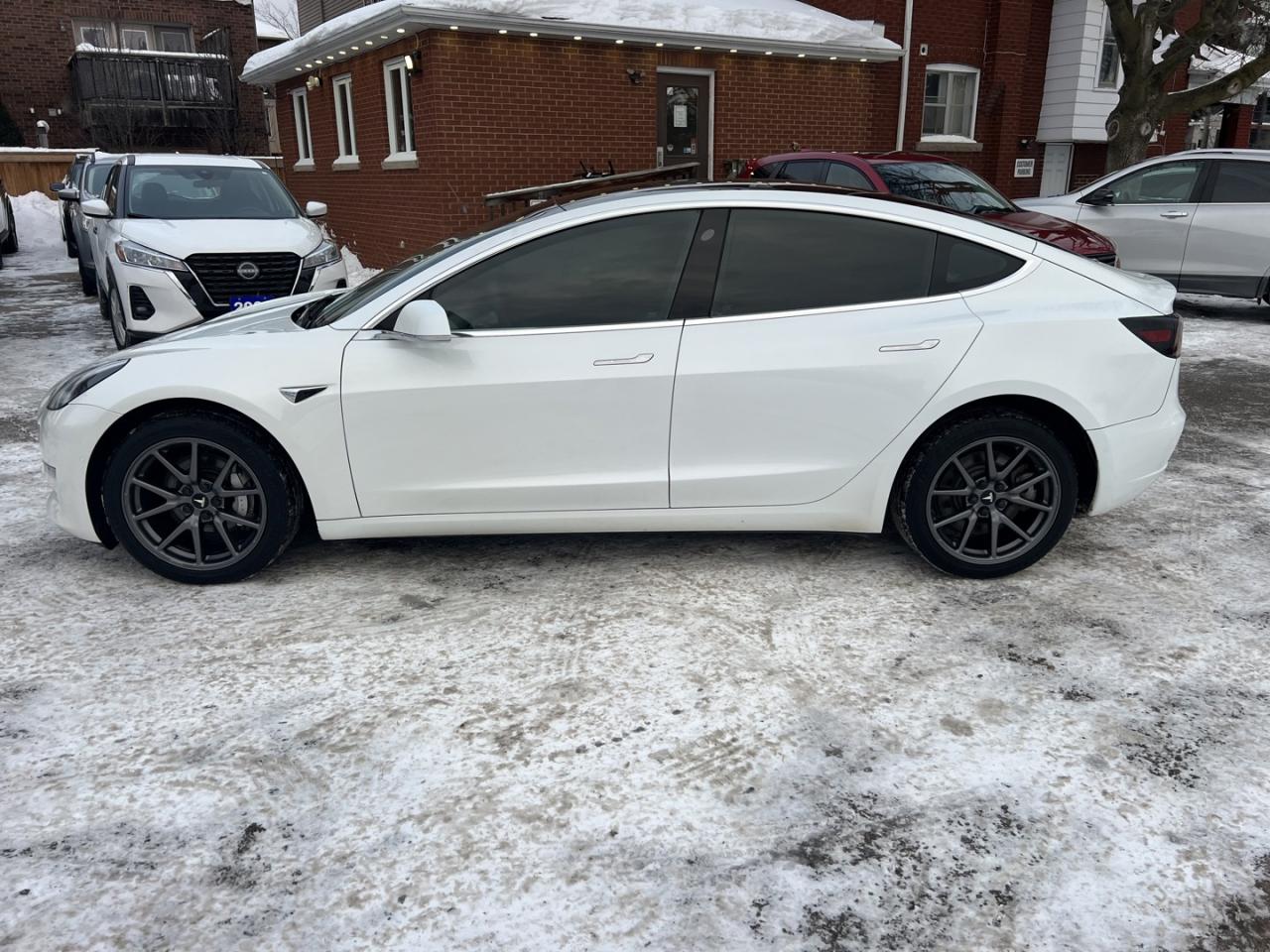 2020 Tesla Model 3 Long Range AWD Photo2