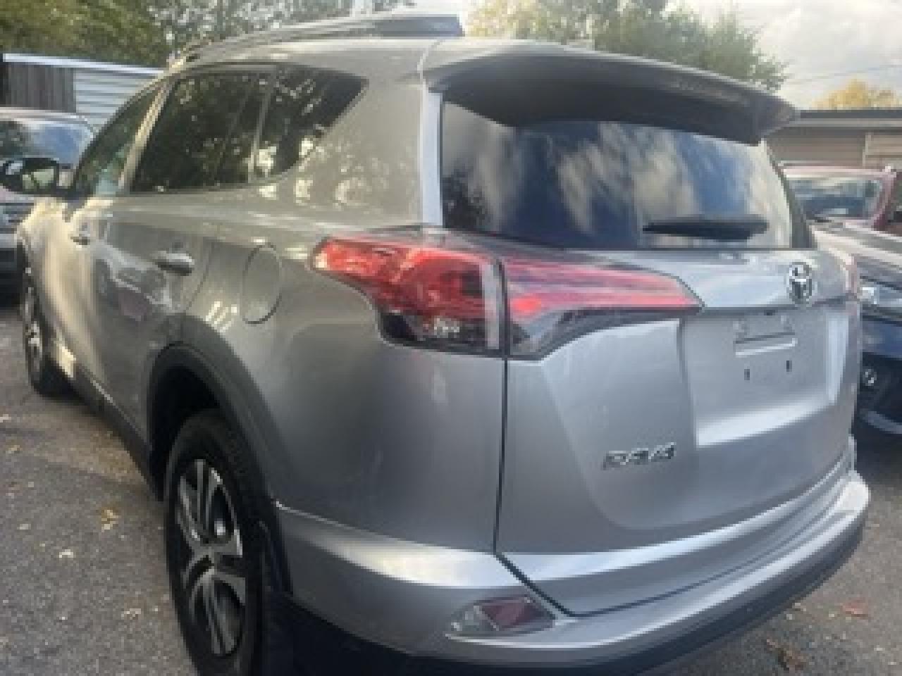 2017 Toyota RAV4 LE Photo