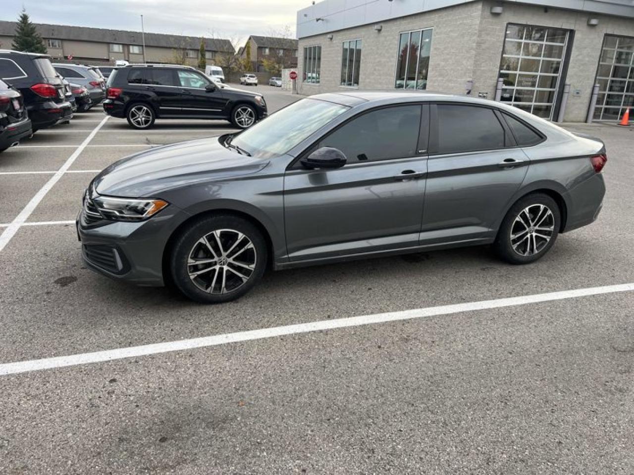 2023 Volkswagen Jetta Comfortline | Sport | Leather | Sunroof | Adaptive Cruise | BSM | Power Seat | Heated Wheel & More ! Photo3