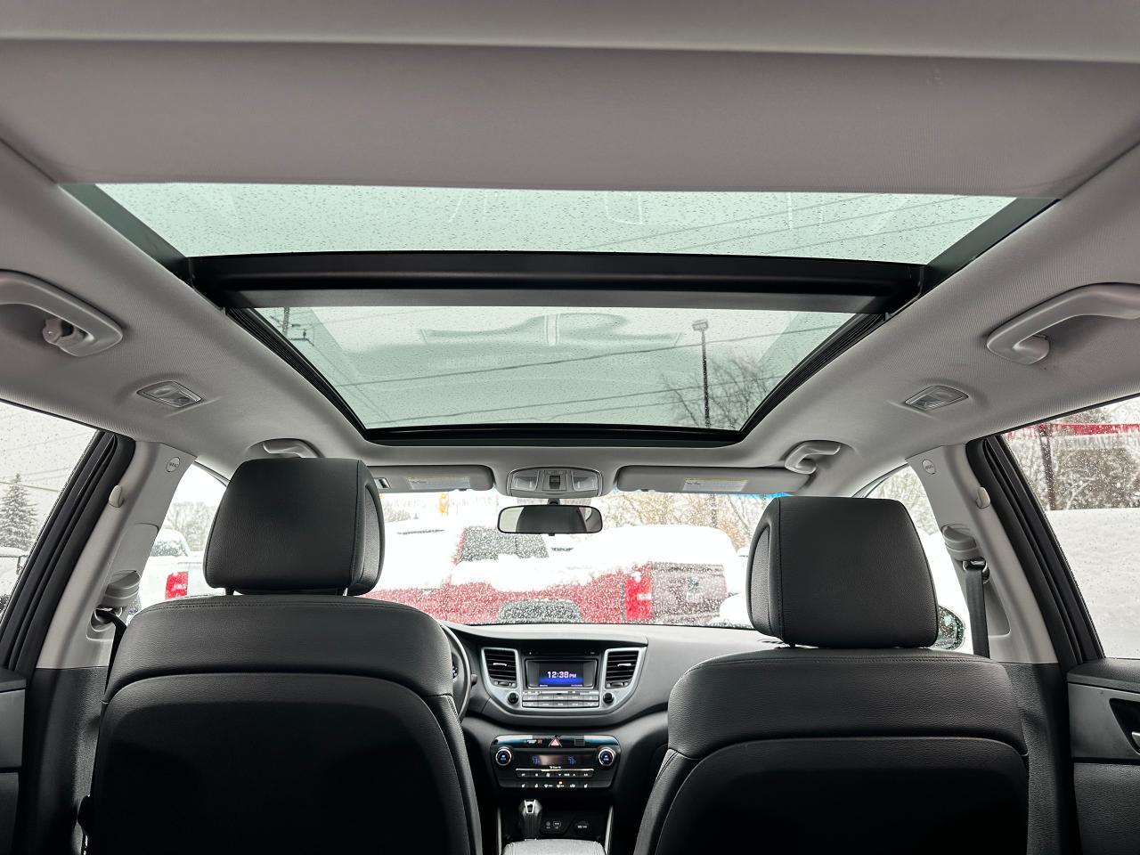 2017 Hyundai Tucson SE 2.0L FWD Heated-Leather PanoRoof BackupCam XM Photo