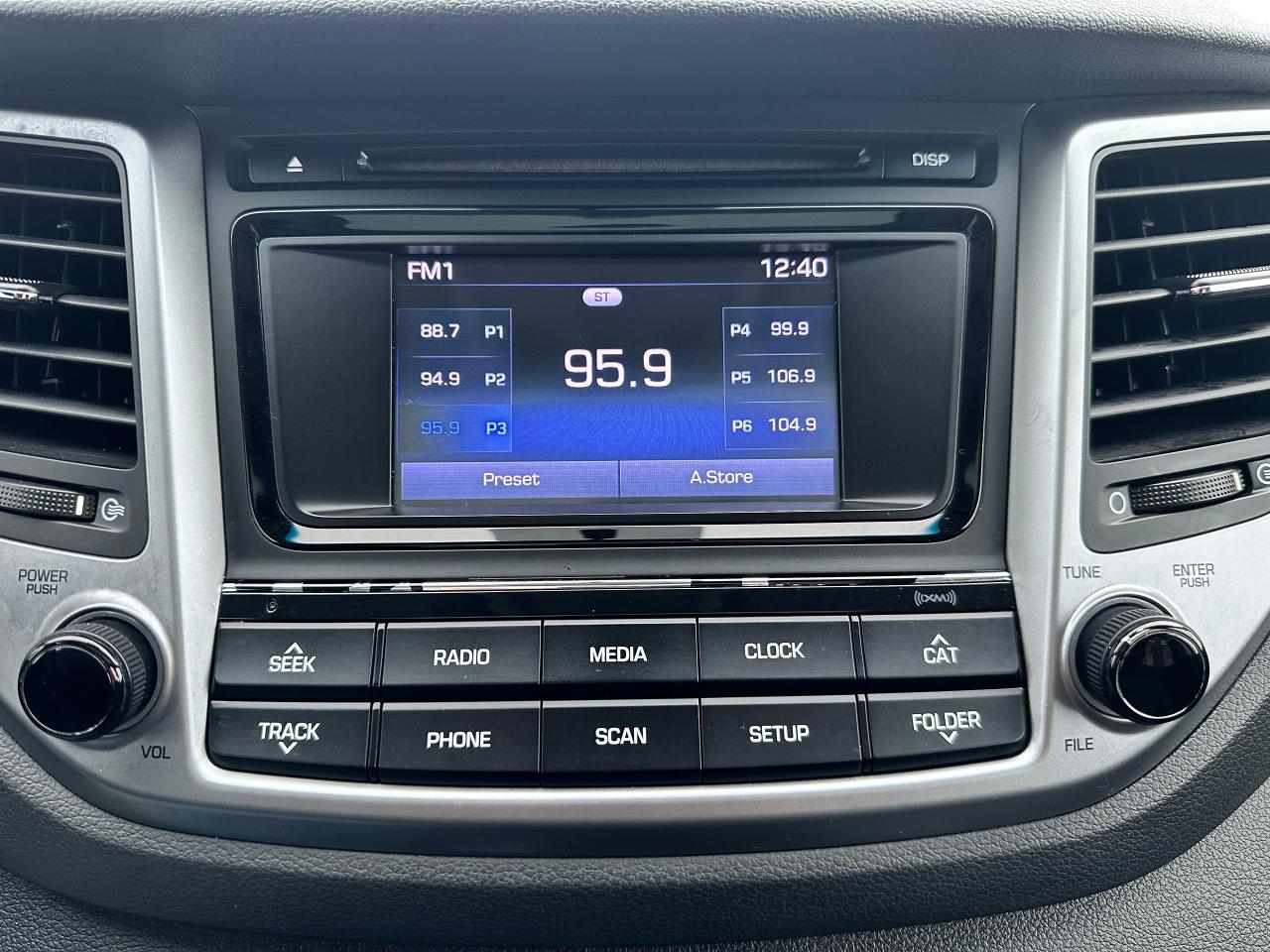 2017 Hyundai Tucson SE 2.0L FWD Heated-Leather PanoRoof BackupCam XM Photo