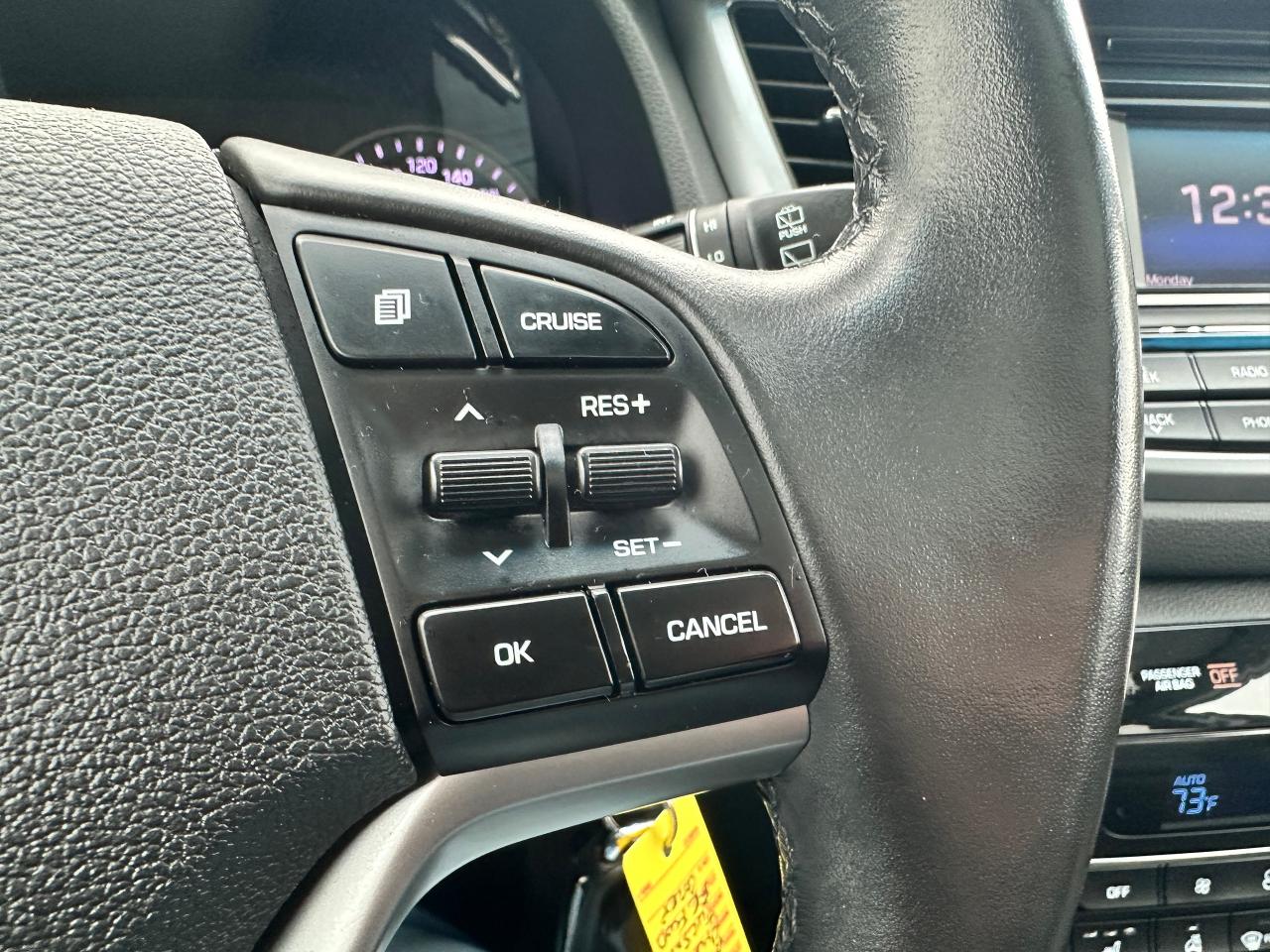 2017 Hyundai Tucson SE 2.0L FWD Heated-Leather PanoRoof BackupCam XM Photo