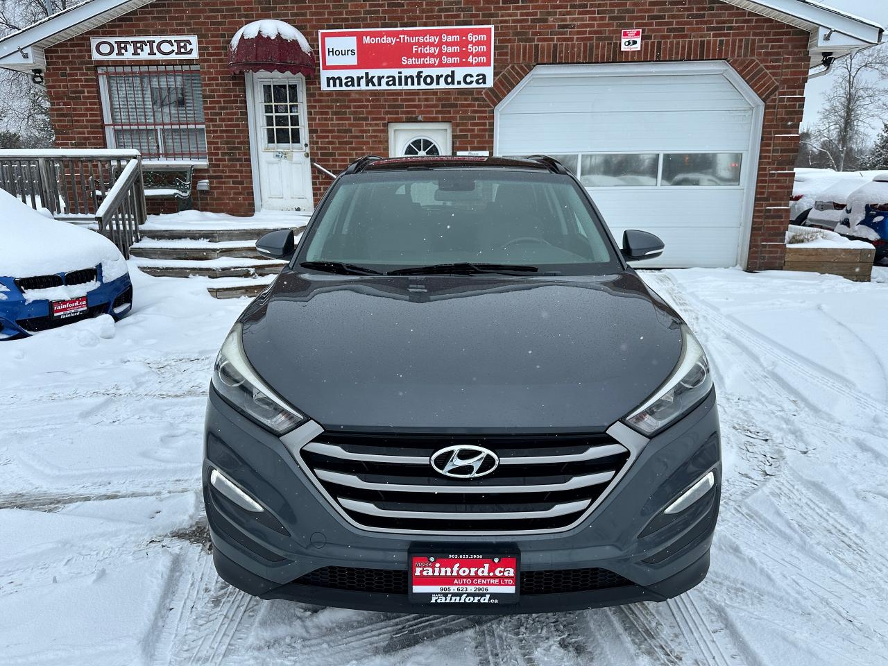2017 Hyundai Tucson SE 2.0L FWD Heated-Leather PanoRoof BackupCam XM Photo