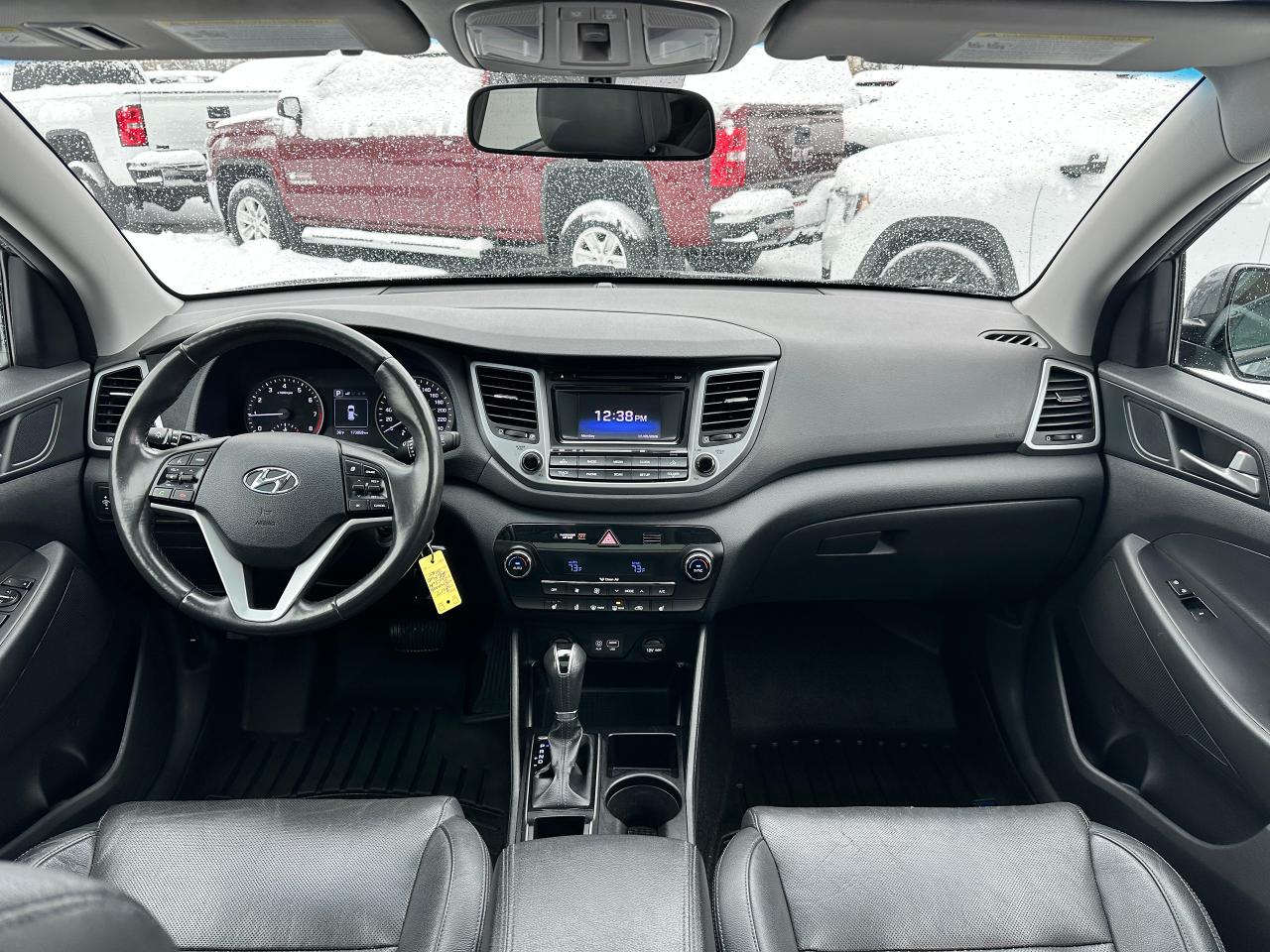 2017 Hyundai Tucson SE 2.0L FWD Heated-Leather PanoRoof BackupCam XM Photo