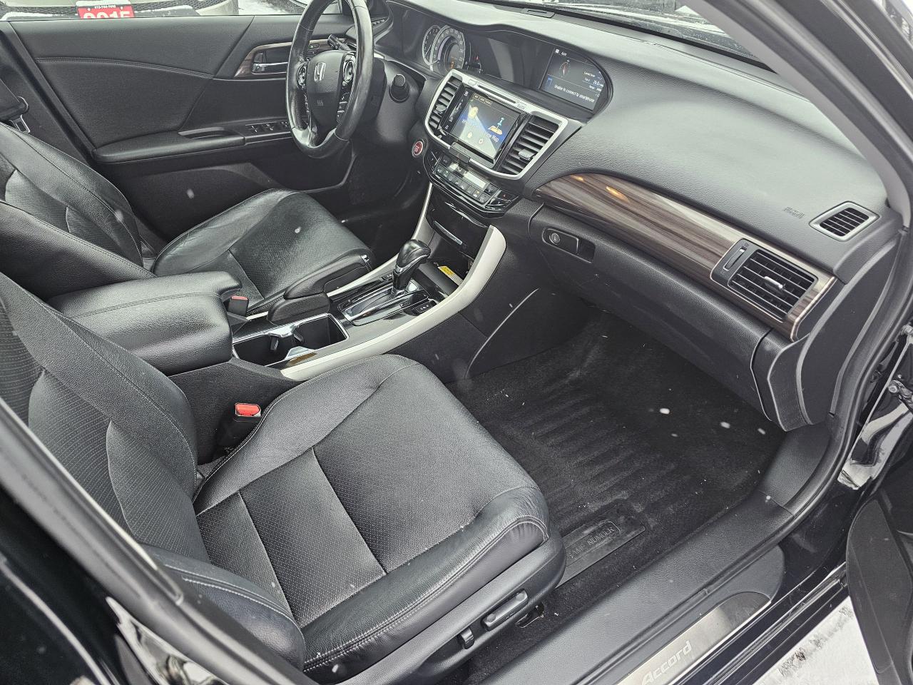 2017 Honda Accord 4dr CVT Touring/NAVI/CAMERA/ACCIDENT FREE/1 OWNER Photo
