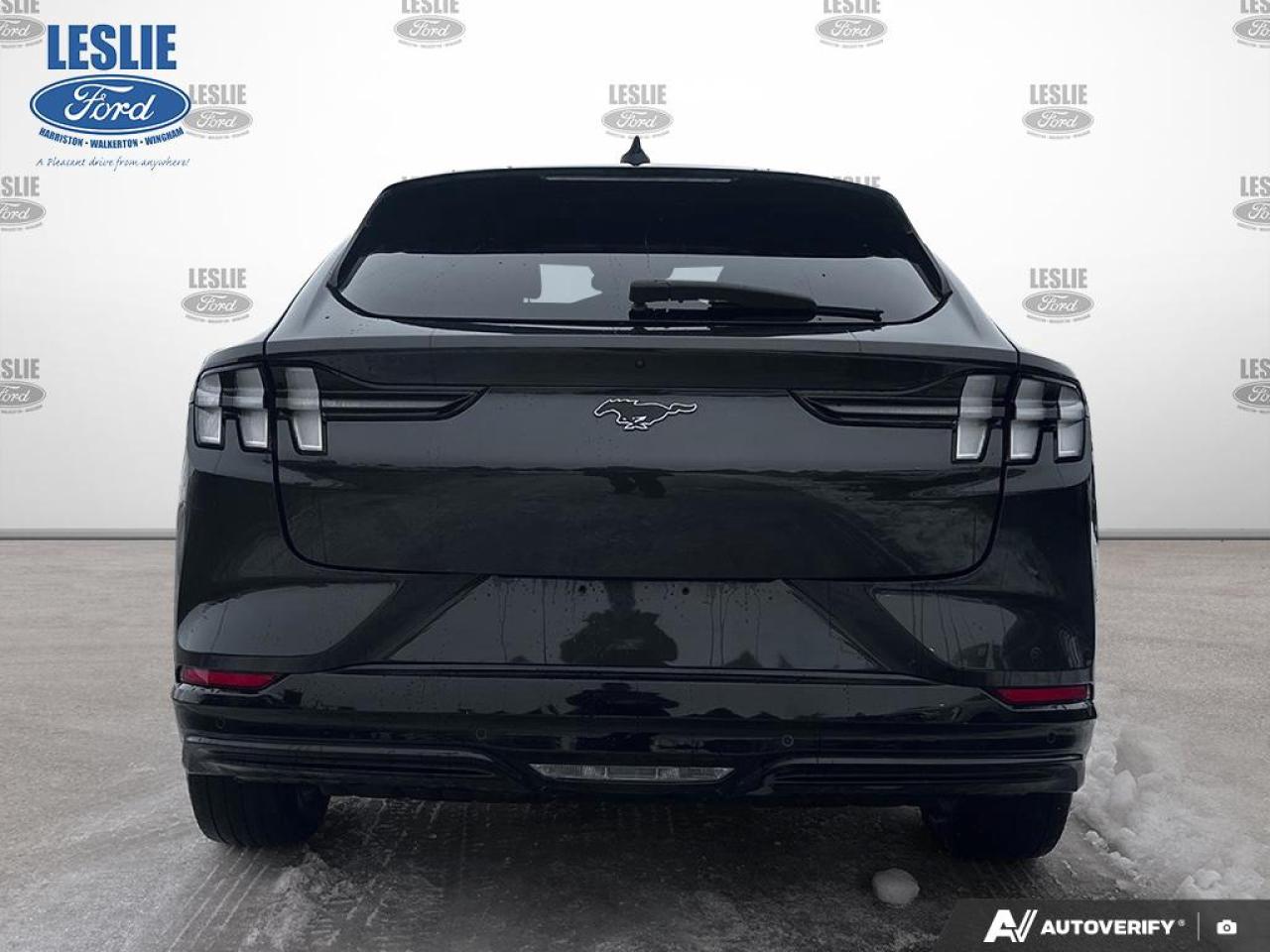 2021 Ford Mustang Mach-E Premium AWD Photo4