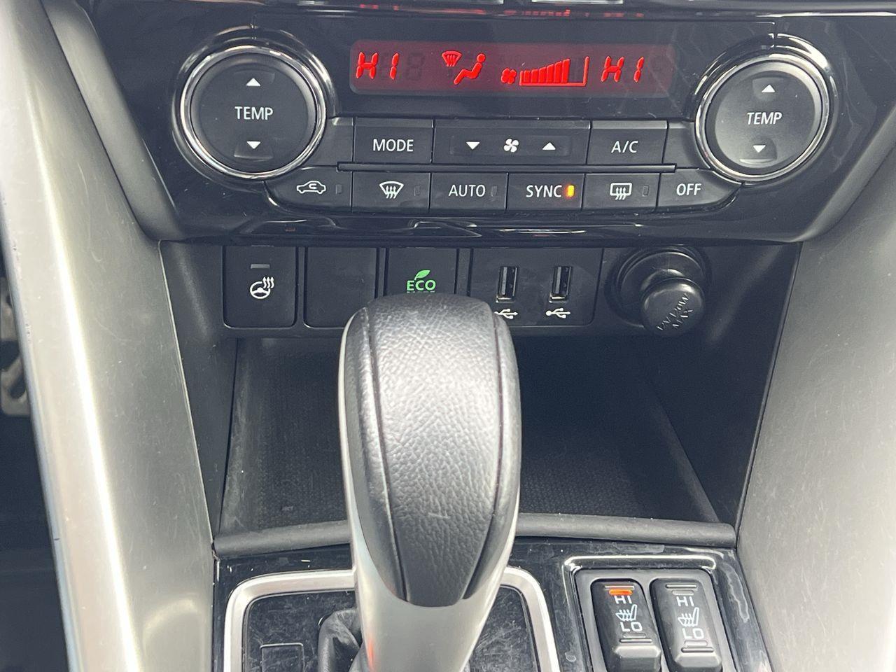 2020 Mitsubishi Eclipse Cross Limited Edition 4X4, HEATED SEATS, HEATED STEERING WHEEL, BACK UP CAM!! Photo