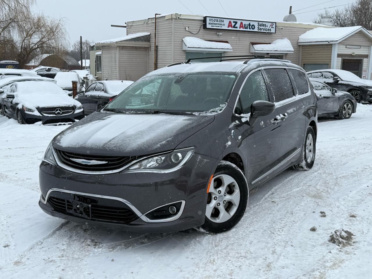 2018 Chrysler Pacifica Hybrid Touring-L Photo0