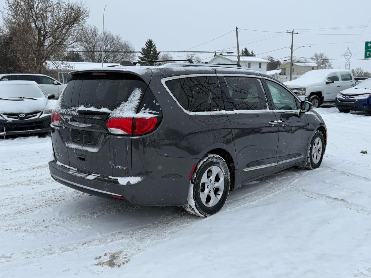 2018 Chrysler Pacifica Hybrid Touring-L Photo