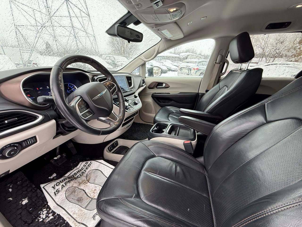 2018 Chrysler Pacifica Hybrid Touring-L Photo