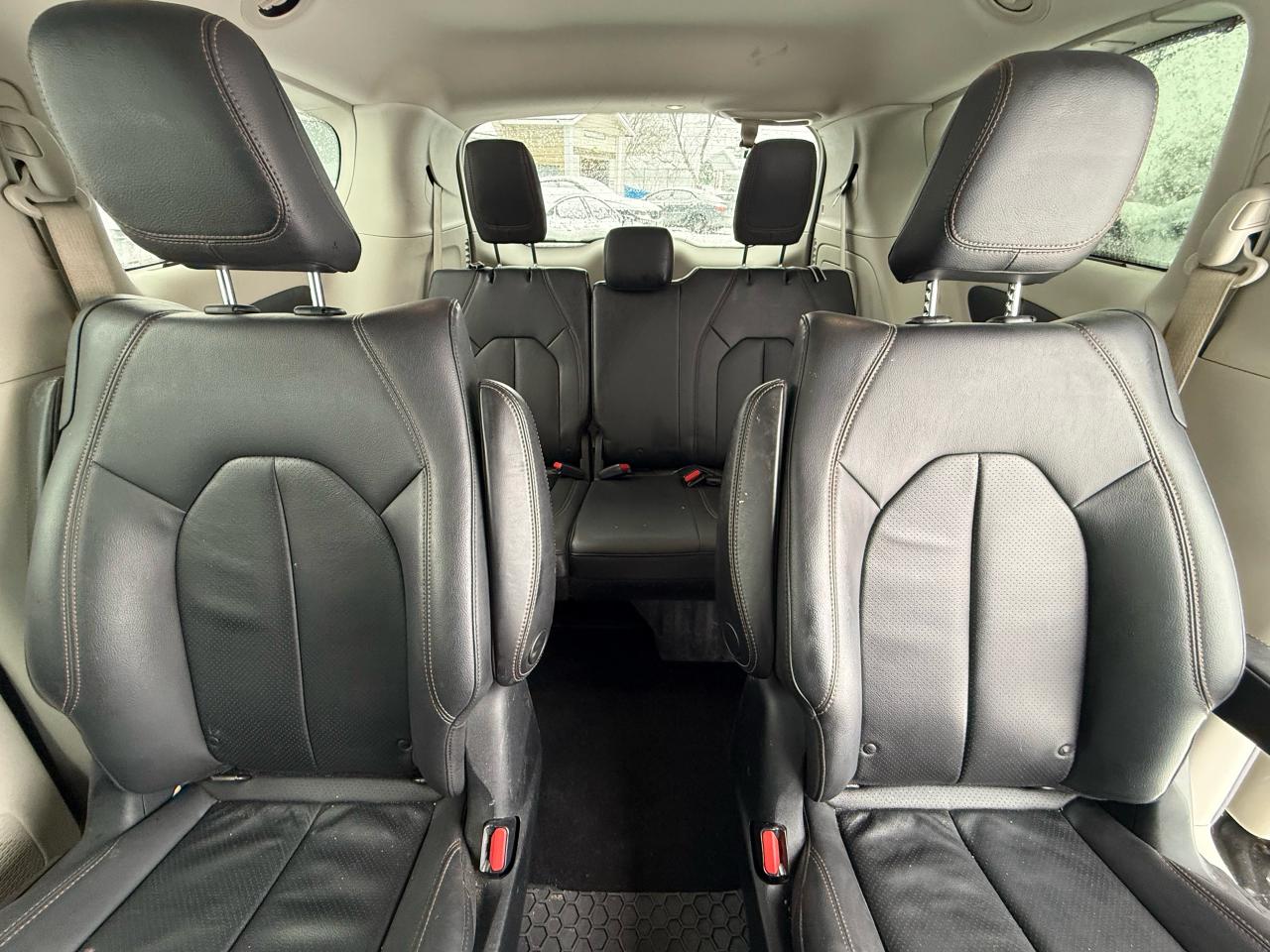 2018 Chrysler Pacifica Hybrid Touring-L Photo