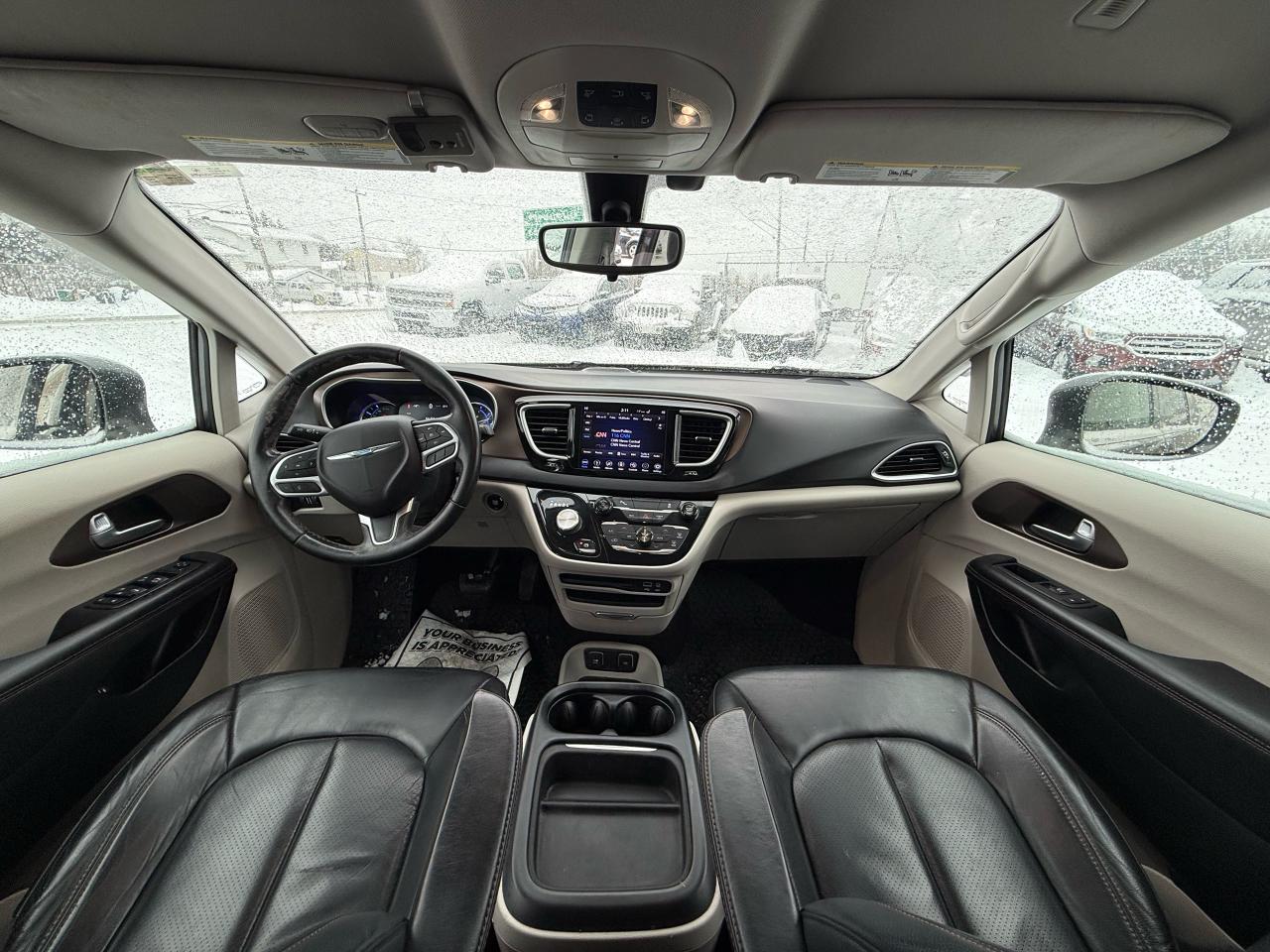 2018 Chrysler Pacifica Hybrid Touring-L Photo