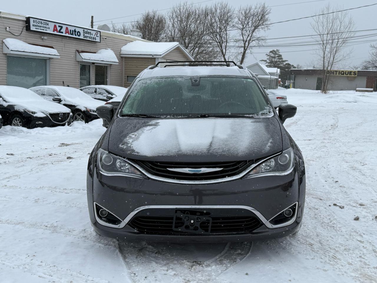 2018 Chrysler Pacifica Hybrid Touring-L Photo