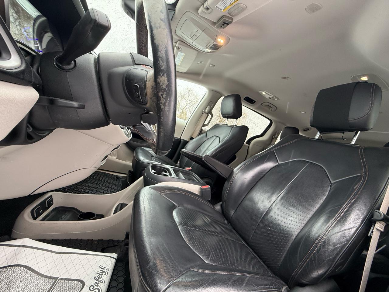 2018 Chrysler Pacifica Hybrid Touring-L Photo