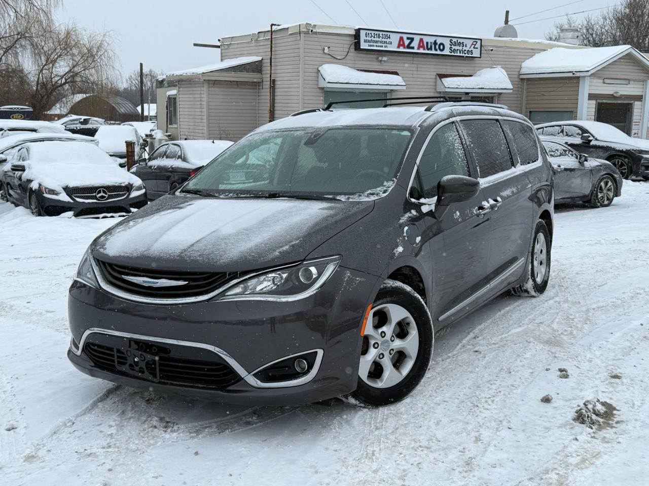 2018 Chrysler Pacifica Hybrid Touring-L Photo