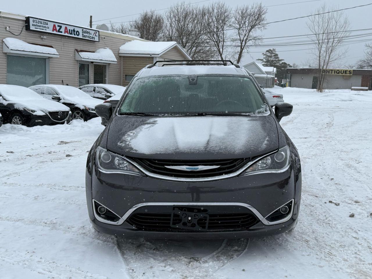 2018 Chrysler Pacifica Hybrid Touring-L Photo
