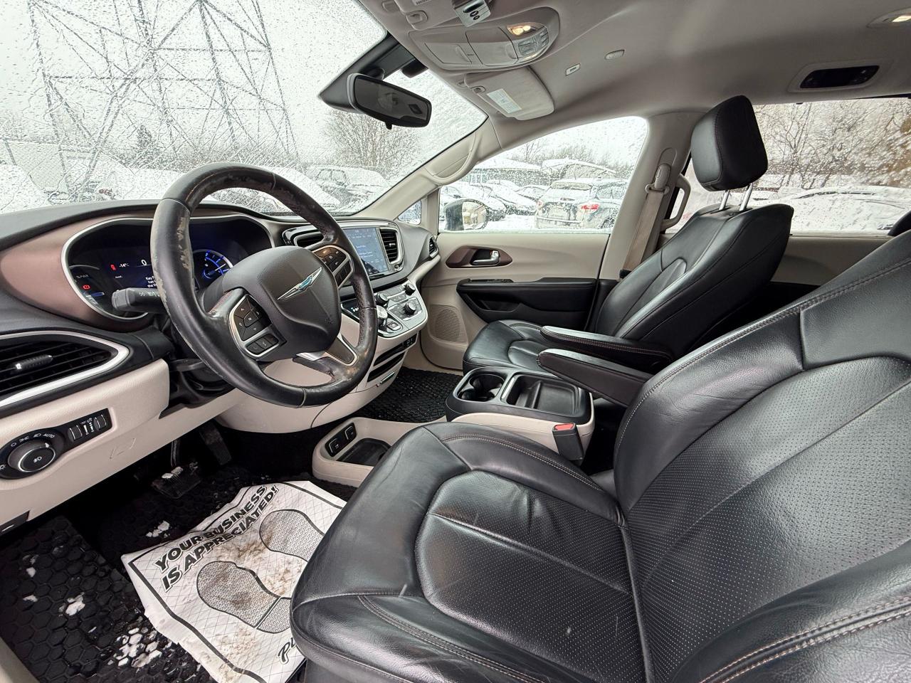 2018 Chrysler Pacifica Hybrid Touring-L Photo