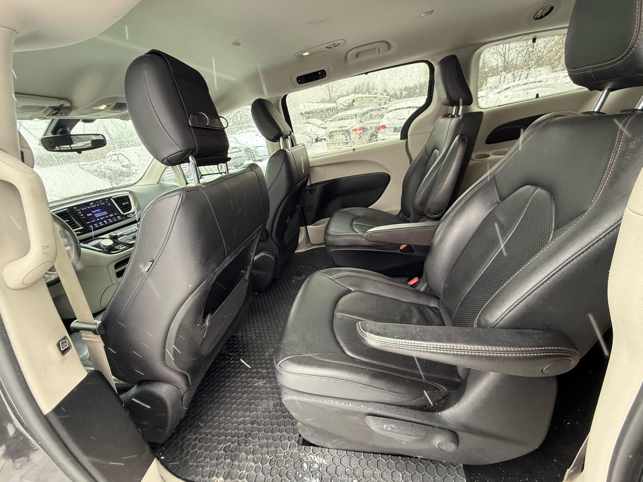 2018 Chrysler Pacifica Hybrid Touring-L Photo