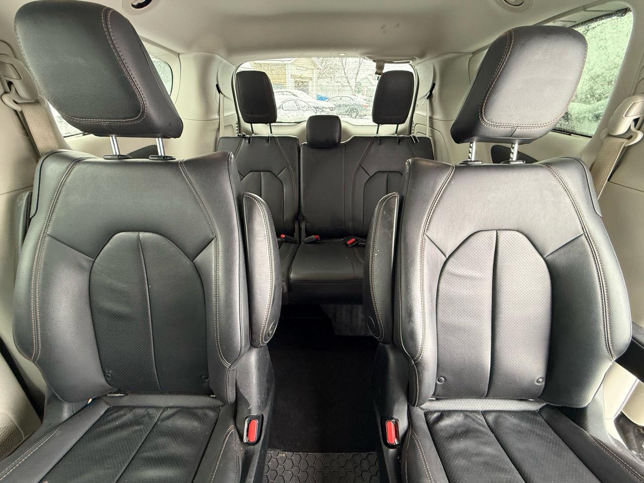 2018 Chrysler Pacifica Hybrid Touring-L Photo