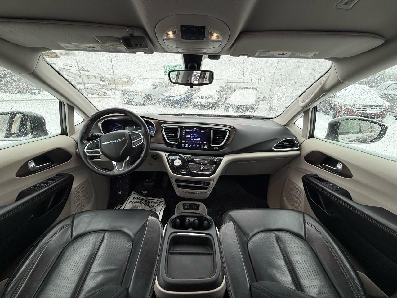 2018 Chrysler Pacifica Hybrid Touring-L Photo