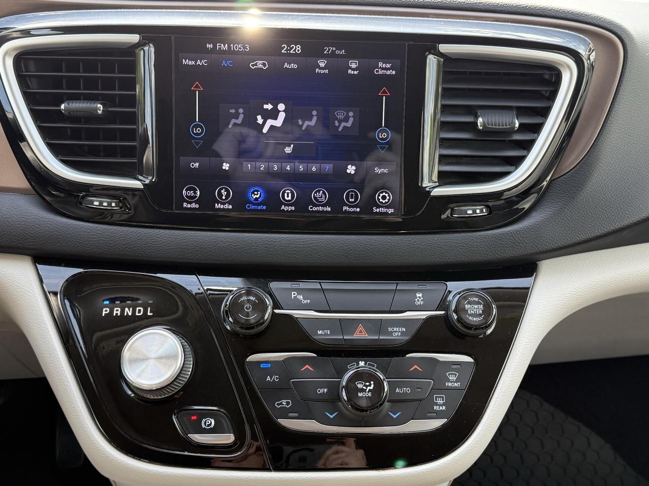 2018 Chrysler Pacifica Hybrid Touring-L Photo