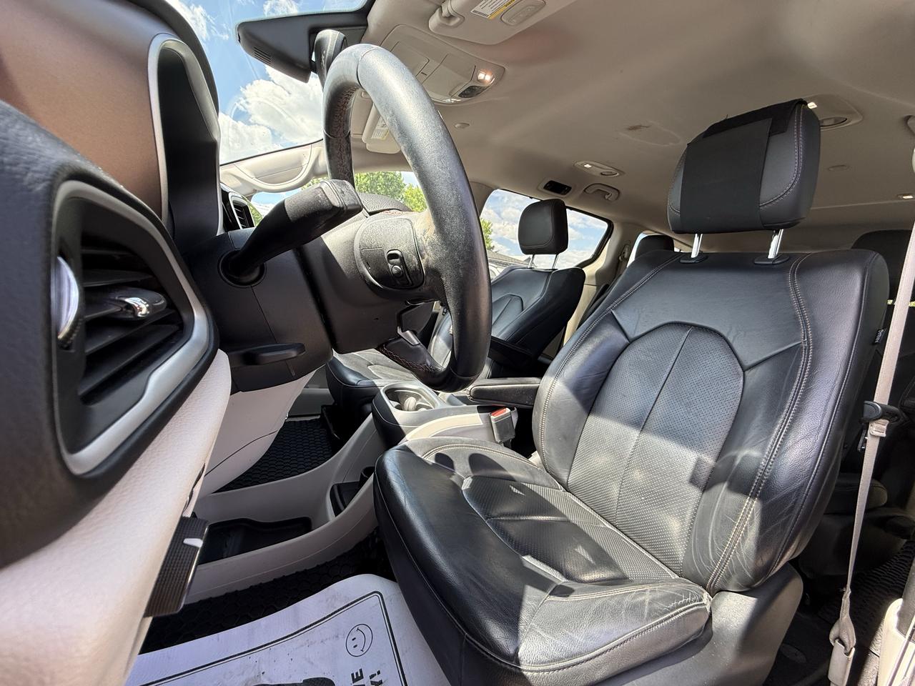 2018 Chrysler Pacifica Hybrid Touring-L Photo