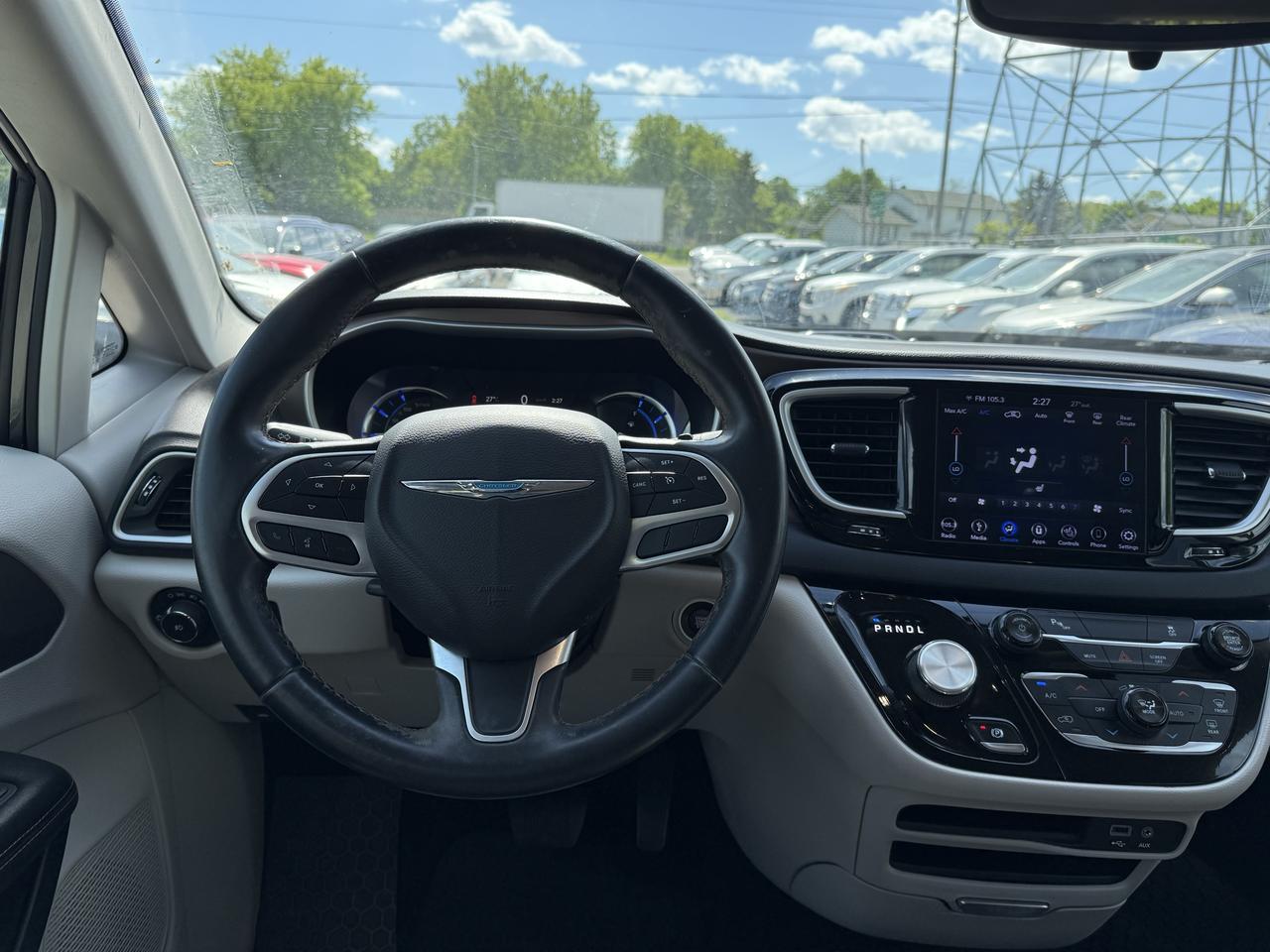 2018 Chrysler Pacifica Hybrid Touring-L Photo
