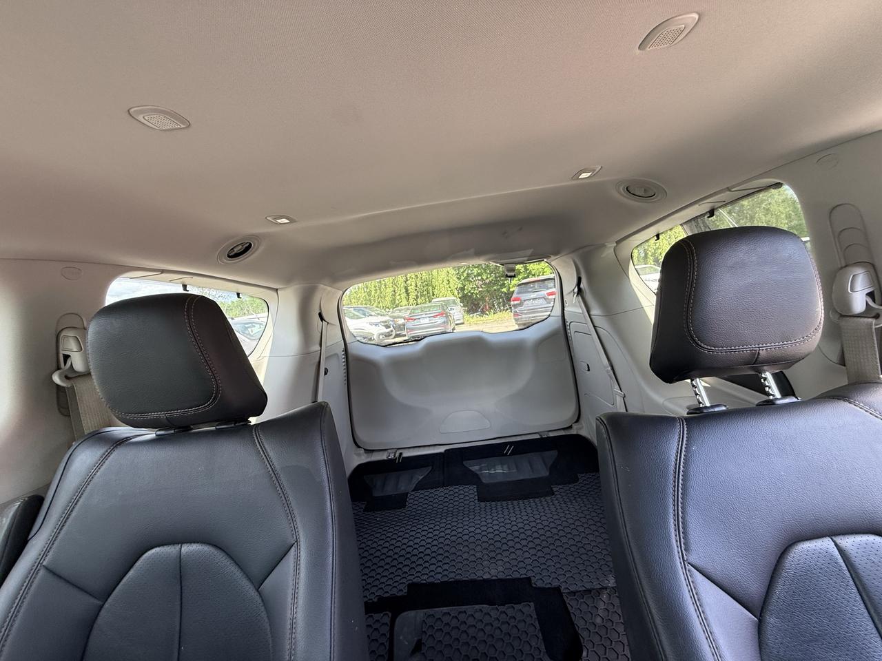 2018 Chrysler Pacifica Hybrid Touring-L Photo
