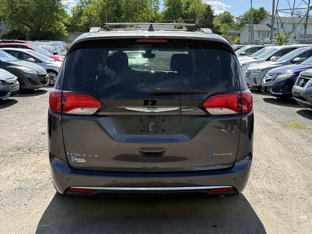 2018 Chrysler Pacifica Hybrid Touring-L Photo