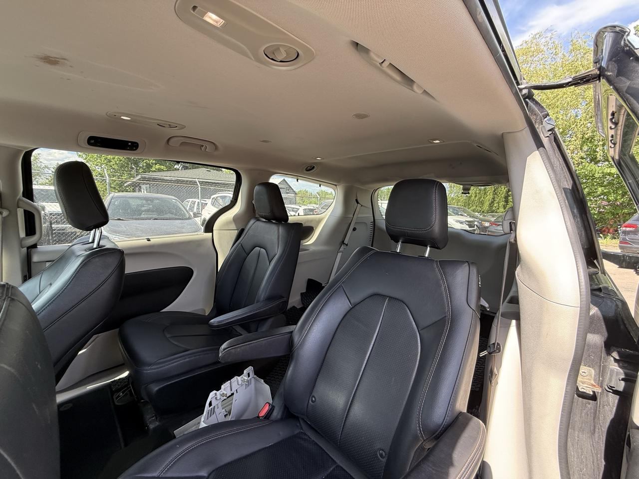 2018 Chrysler Pacifica Hybrid Touring-L Photo