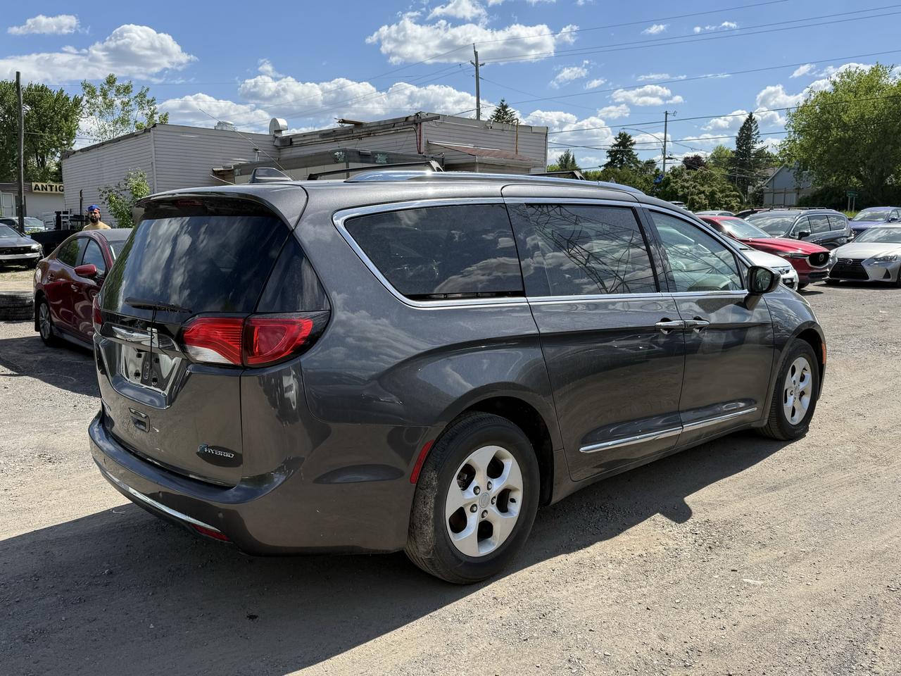 2018 Chrysler Pacifica Hybrid Touring-L Photo