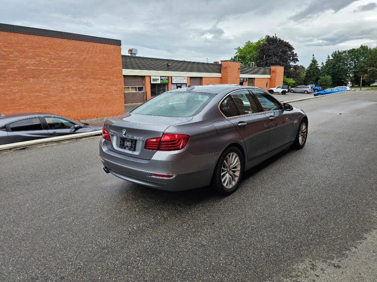 2015 BMW 5 Series 4dr Sdn 528i xDrive AWD Photo