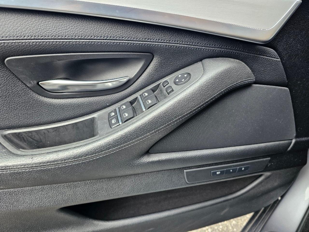 2015 BMW 5 Series 4dr Sdn 528i xDrive AWD Photo