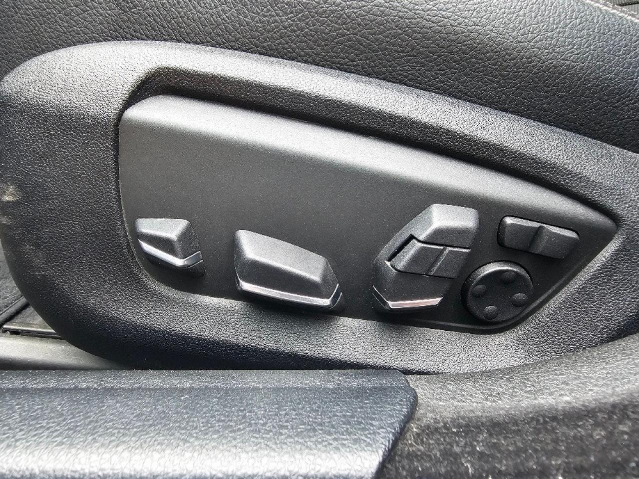 2015 BMW 5 Series 4dr Sdn 528i xDrive AWD Photo