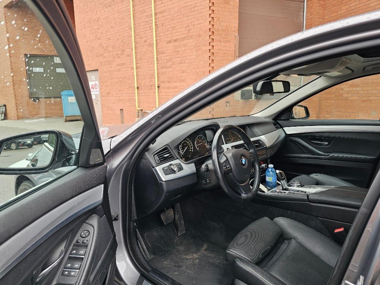 2015 BMW 5 Series 4dr Sdn 528i xDrive AWD Photo