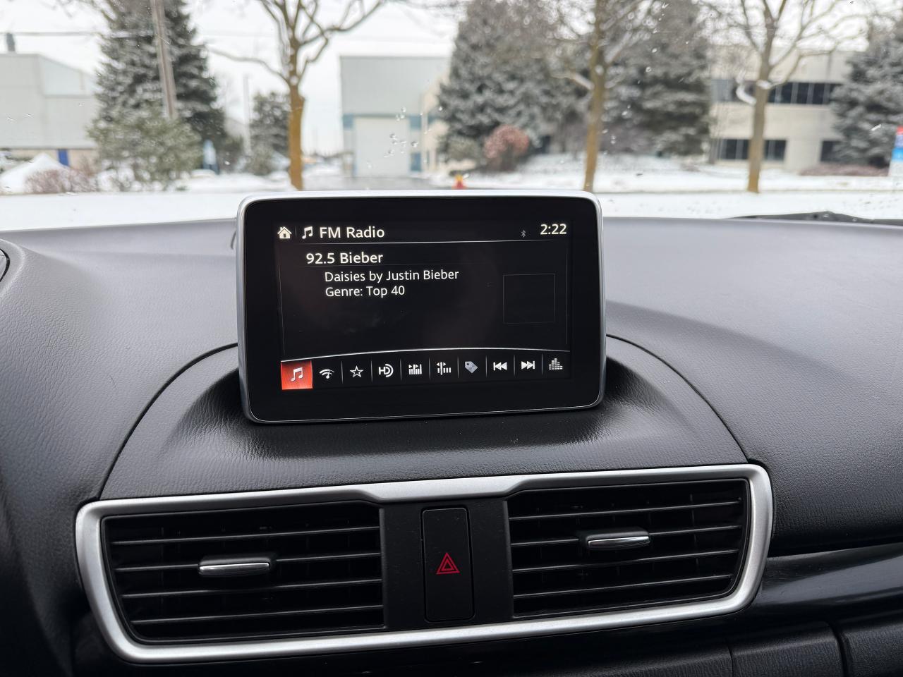 2014 Mazda MAZDA3 4D HB GS SPORT..AUTOMATIC..BLUETOOTH..CERTIFIED! Photo