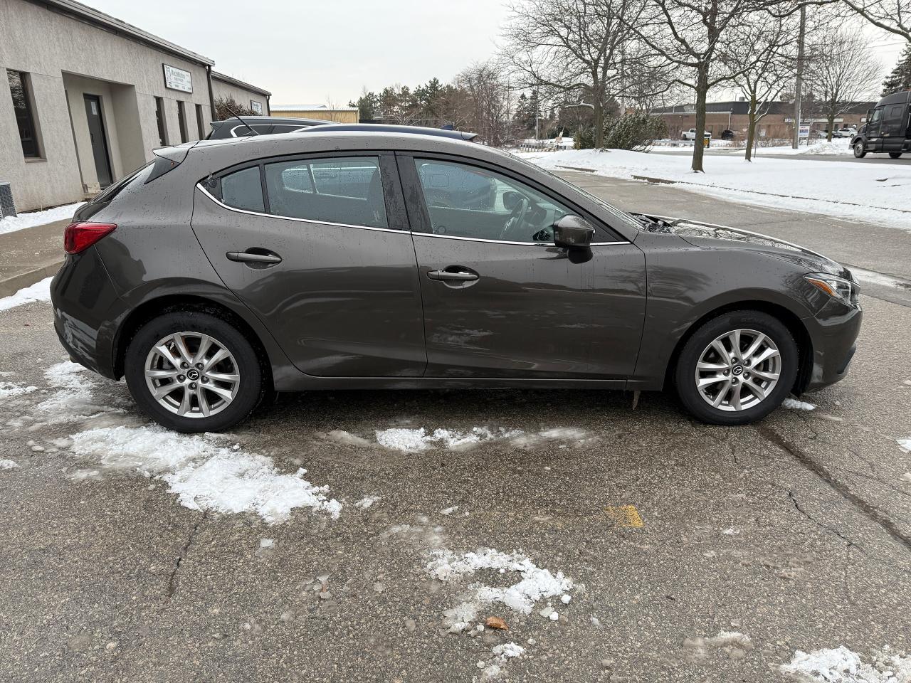 2014 Mazda MAZDA3 4D HB GS SPORT..AUTOMATIC..BLUETOOTH..CERTIFIED! Photo
