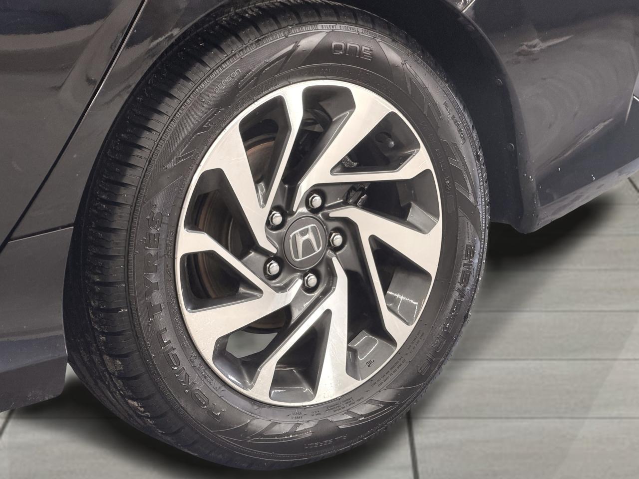 2016 Honda Civic EX+Roof+Camera+Heated Seats+CLEAN CARFAX Photo113