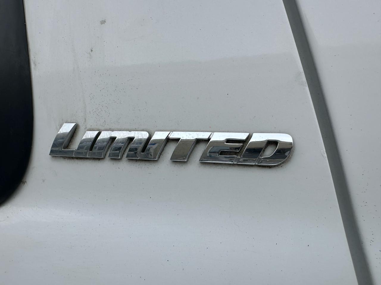 2012 Toyota Sequoia Limited Photo2